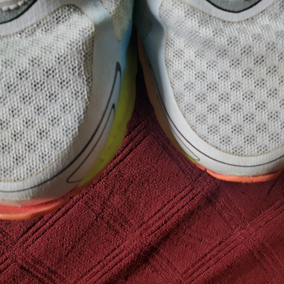 Saucony Kinvara 6 Women's Running Sneaker - Picture 9 of 10